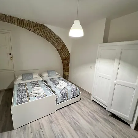 アパート Sant Efisio カリアリ